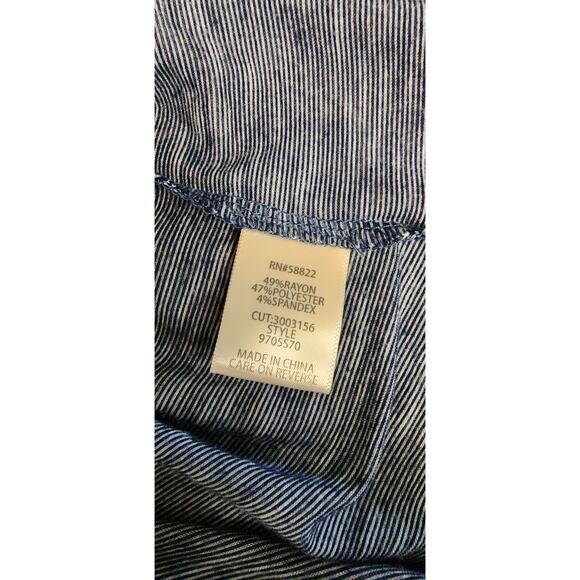 Max Studio Button Down & Tie Blouse Color Blue Size Large - Picture 10 of 10